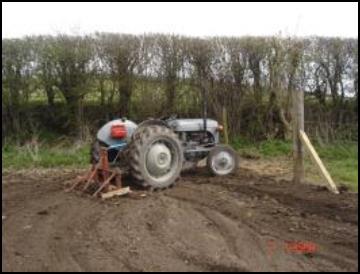 ploughing 001.jpg
